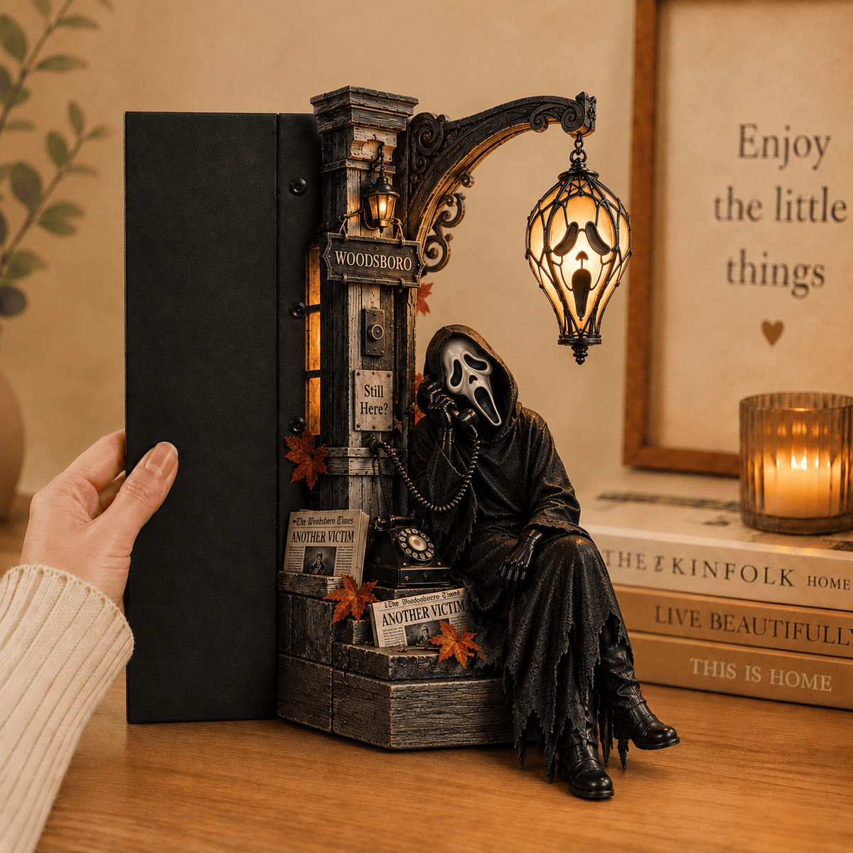 Premium SCRE Bookshelf Figurines Lamp NTNA